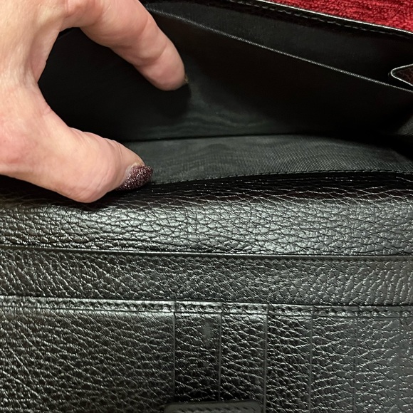 GUCCI AUTHENTIC BLACK LONG PEBBLED LEATHER BIFOLD W/ SILVER PLATE HARDWARE. EUC - Picture 8 of 13